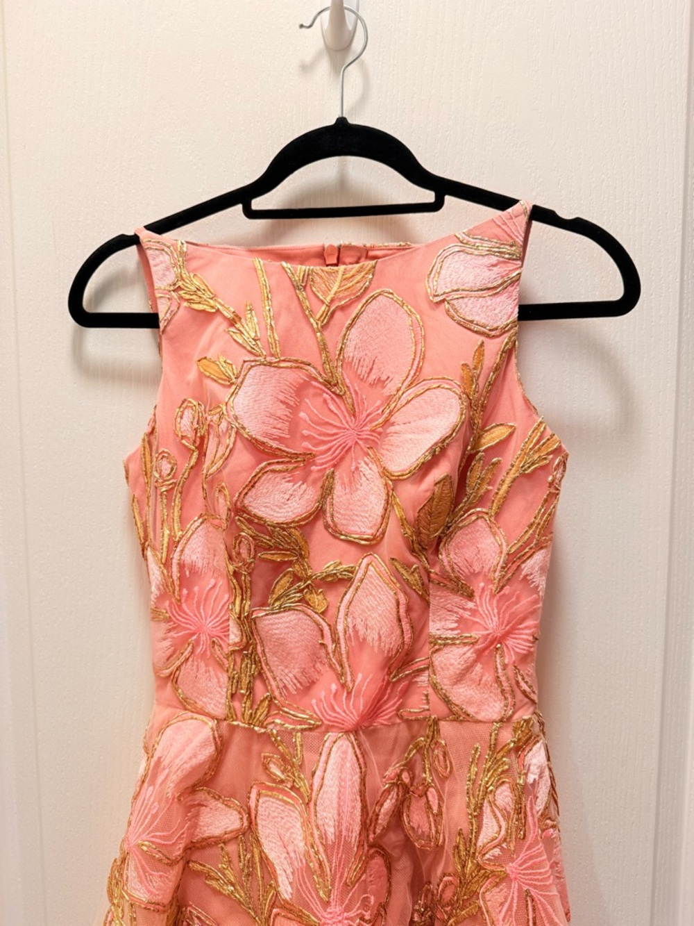 HELSI Vita  Floral Embroidered Midi Dress in Pink/Gold Size XS NWT - Picture 3 of 5